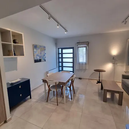 Connie's House Apartment *