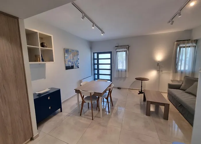 Connie's House Apartament *